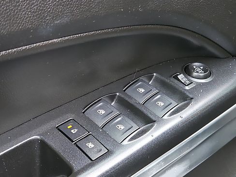 Used 2019 Chevrolet Colorado LT w/ LT Convenience Package AWD/4WD image 26