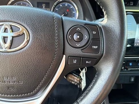 Used 2017 Toyota Corolla SE w/ Carpet Mat Package (TMS) FWD image 16