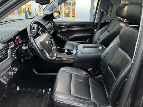 Used 2018 Chevrolet Suburban LT image 13