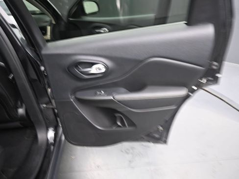 Used 2016 Jeep Cherokee Limited AWD/4WD image 14