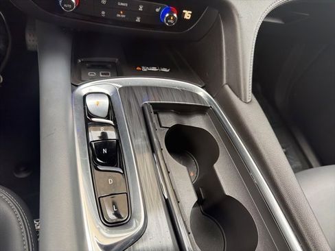 Used 2023 Buick Enclave Essence image 18