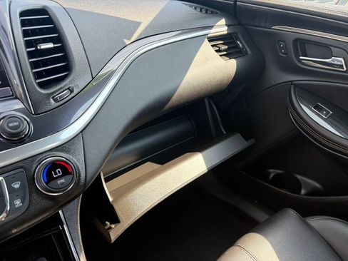 Used 2019 Chevrolet Impala LT FWD image 20