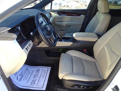 Used 2017 Cadillac XT5 Luxury image 14