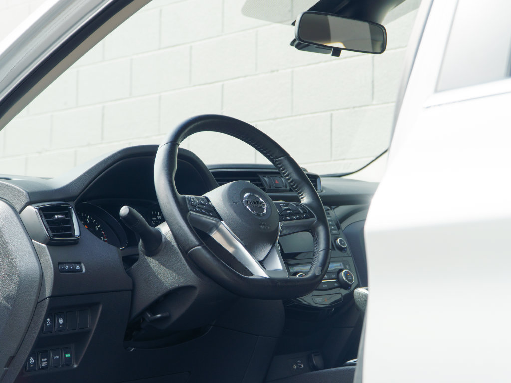 Used 2020 Nissan Rogue Sport SV w/ All-Weather Package AWD/4WD image 4