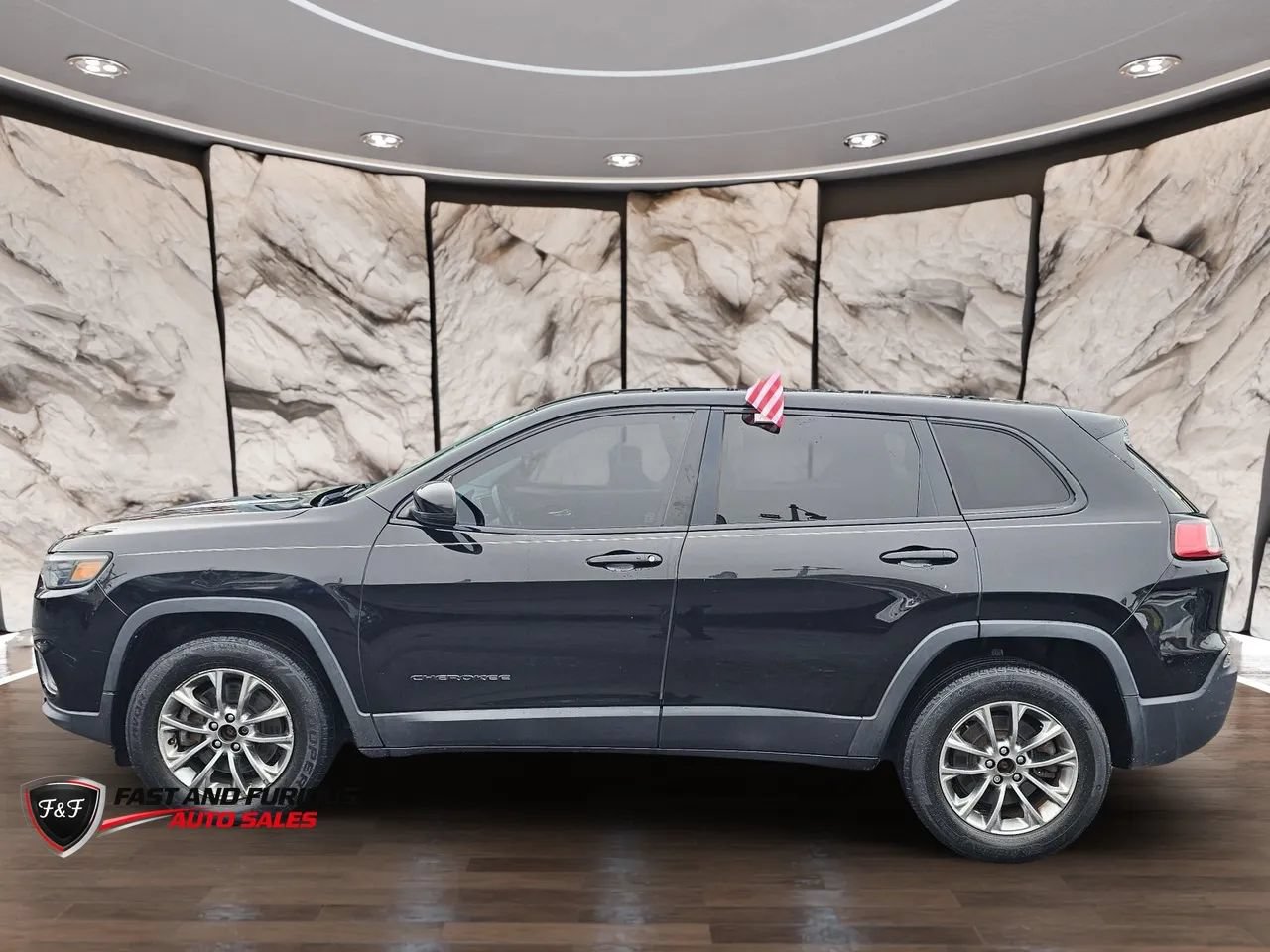 Used 2020 Jeep Cherokee Latitude Plus AWD/4WD image 4