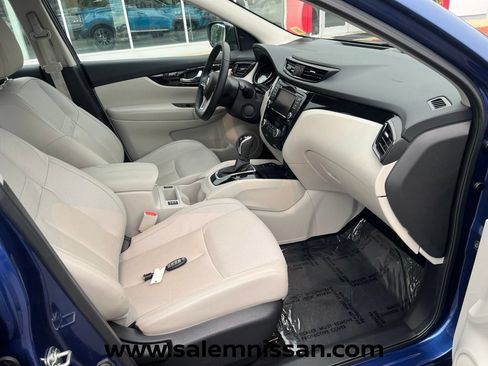 Used 2022 Nissan Rogue Sport SL AWD/4WD image 23