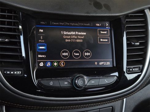 Used 2019 Chevrolet Trax LT w/ LT Convenience Package image 15