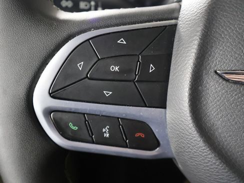 Used 2023 Chrysler Voyager LX FWD image 35