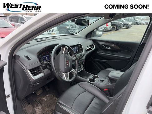 Used 2023 GMC Terrain SLT w/ Elevation Edition image 5
