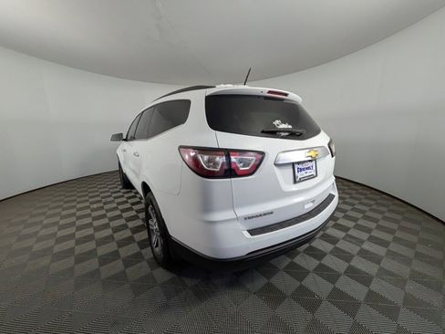 Used 2017 Chevrolet Traverse LT image 8