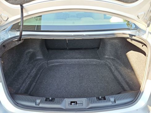 Used 2017 Ford Taurus SE image 27