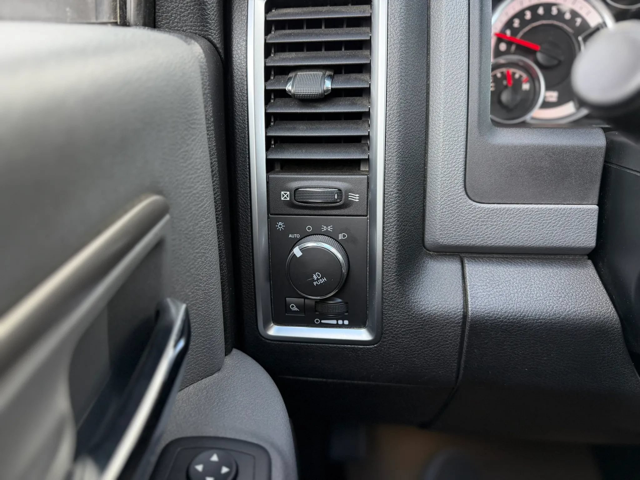 Used 2014 RAM 1500 Big Horn AWD/4WD image 26