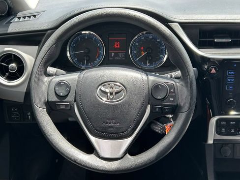 Used 2019 Toyota Corolla LE FWD image 32