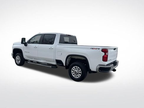 Used 2025 Chevrolet Silverado 2500 LT w/ Convenience Package AWD/4WD image 5
