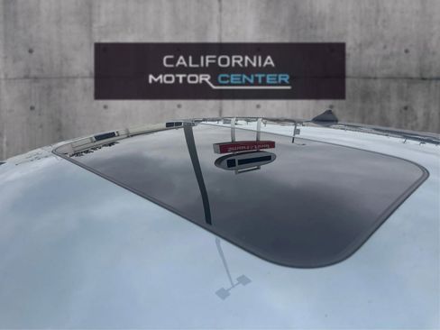 Used 2017 INFINITI Q60 2.0t w/ Moonroof Package RWD image 12
