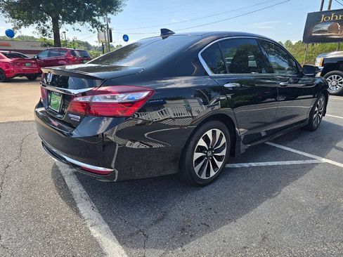 Used 2017 Honda Accord Touring image 6