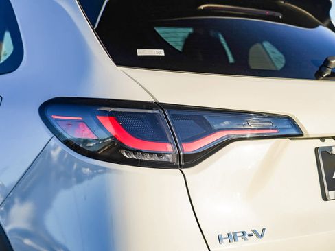 New 2026 Honda HR-V LX image 9