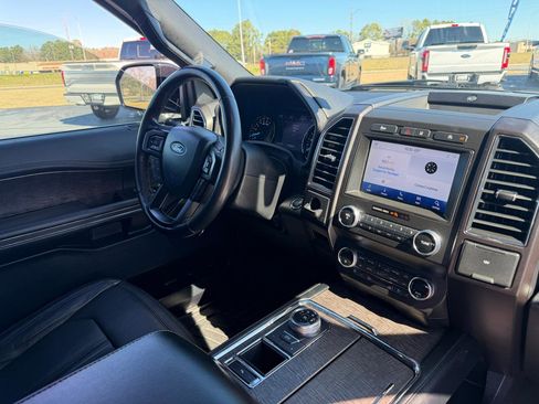 Used 2020 Ford Expedition Max Limited image 10
