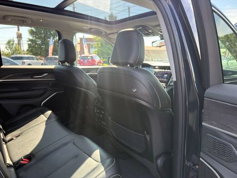 Used 2023 Jeep Grand Cherokee 4WD 4xe image 26