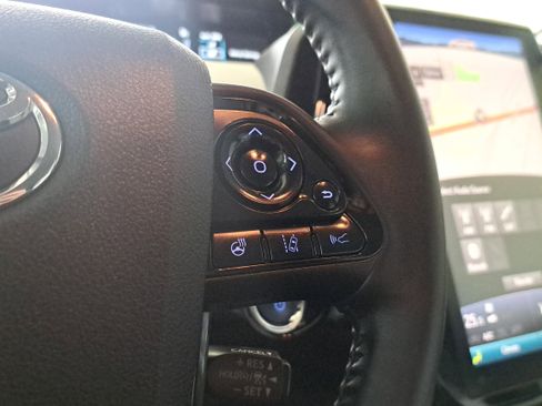 Used 2020 Toyota Prius Prime LE image 24