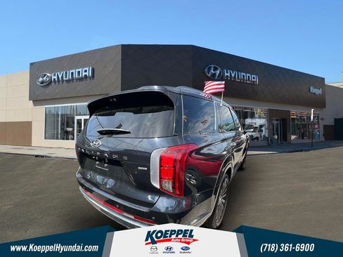 Used 2023 Hyundai Palisade Calligraphy AWD/4WD image 2