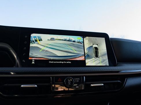 Used 2025 Nissan Kicks SR image 14