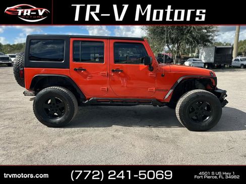 Used 2015 Jeep Wrangler Unlimited Sport w/ Connectivity Group AWD/4WD image 4