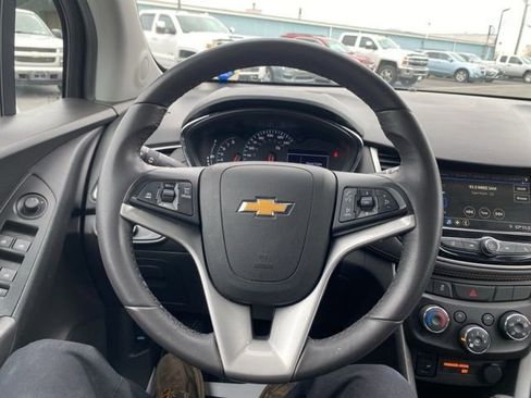 Used 2019 Chevrolet Trax LT w/ LT Convenience Package FWD image 14