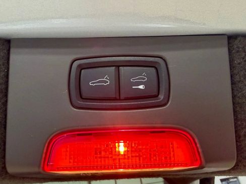 Used 2016 Porsche Cayenne GTS AWD/4WD image 35