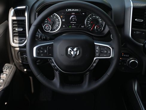 Used 2025 RAM 1500 Big Horn AWD/4WD image 24