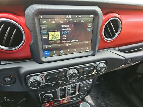 Used 2019 Jeep Wrangler Unlimited Rubicon AWD/4WD image 21