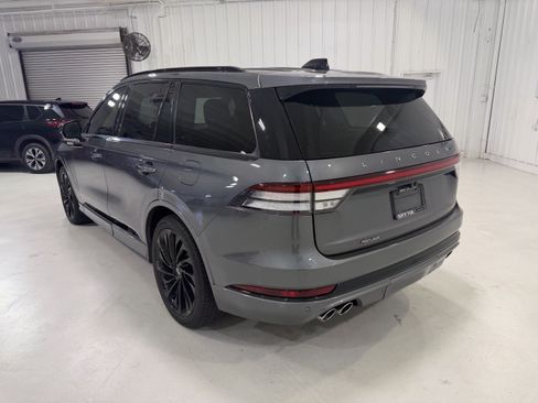Used 2025 Lincoln Aviator Reserve w/ Jet Appearance Package RWD image 5