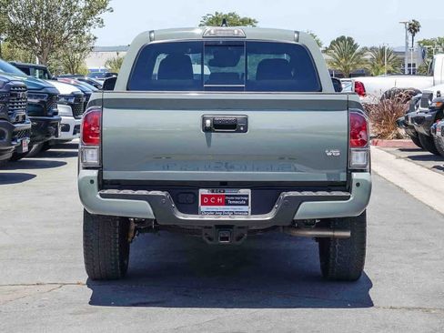 Used 2023 Toyota Tacoma TRD Off-Road w/ Technology Package RWD image 5