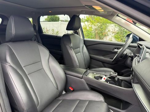 Used 2025 Nissan Rogue SV w/ SV Premium Package FWD image 51
