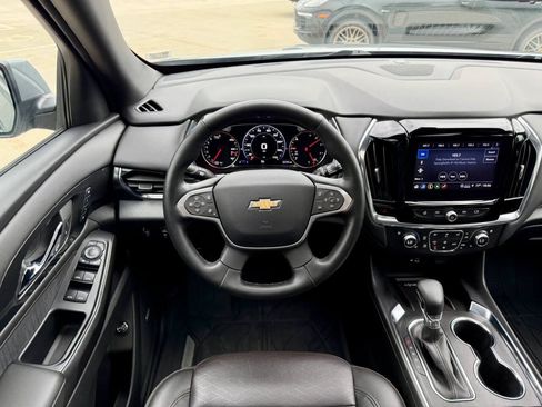 Used 2023 Chevrolet Traverse High Country w/ LPO, Floor Liner Package FWD image 18
