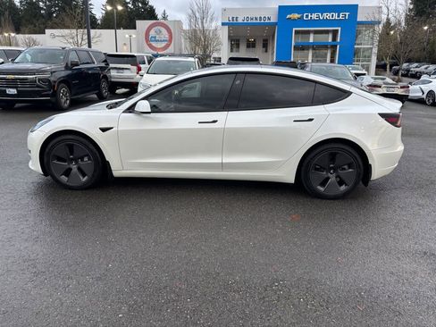 Used 2023 Tesla Model 3 Standard Range image 8