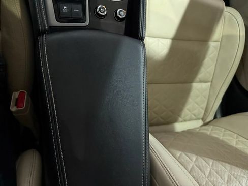 Used 2022 Nissan Maxima Platinum w/ Sport Mat Group FWD image 27