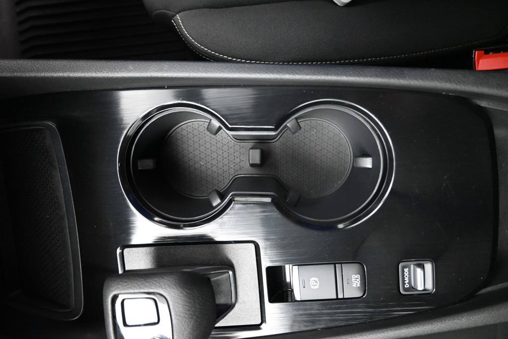 Used 2025 Nissan Rogue S FWD image 22