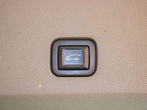 Used 2022 Cadillac XT6 Premium Luxury image 17