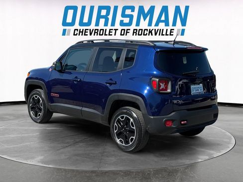 Used 2017 Jeep Renegade Trailhawk w/ Premium Trailhawk Package AWD/4WD image 4