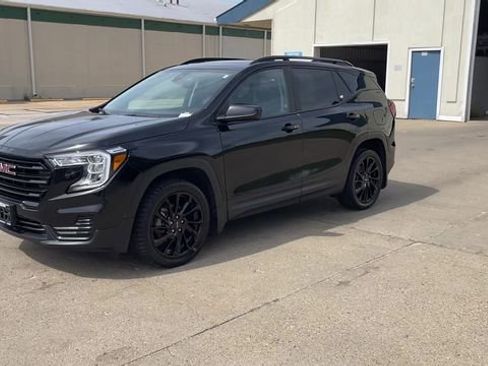 Used 2023 GMC Terrain SLE w/ Driver Convenience Package AWD/4WD image 4