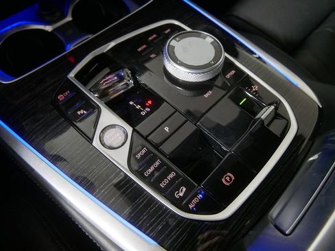 Used 2024 BMW X7 M60i AWD/4WD image 30