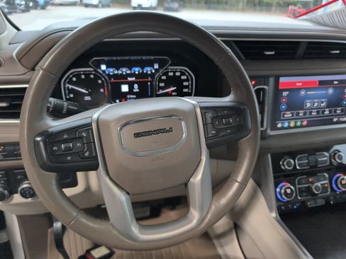 Used 2021 GMC Yukon Denali AWD/4WD image 12