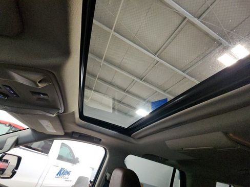 Used 2018 Cadillac Escalade Premium Luxury w/ LPO, Radiant Package image 32