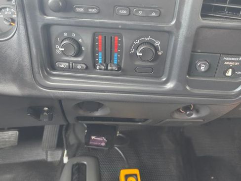 Used 2004 Chevrolet Silverado 3500 4x4 Regular Cab w/ Snow Plow Prep Package image 18