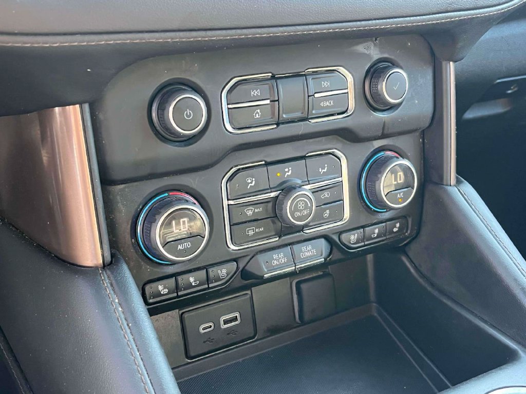 Used 2023 Chevrolet Suburban High Country w/ Advanced Technology Package AWD/4WD image 24