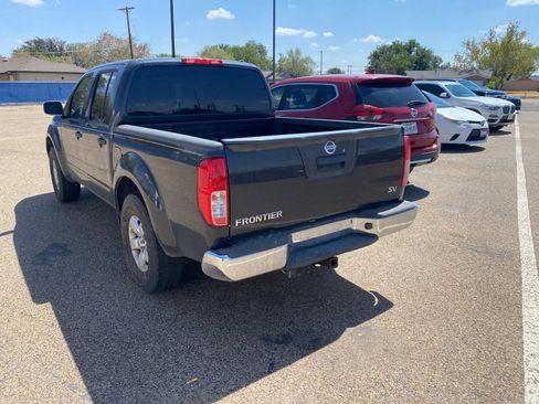 Used 2013 Nissan Frontier SV RWD image 11