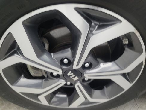 Used 2020 Kia Forte LXS FWD image 31