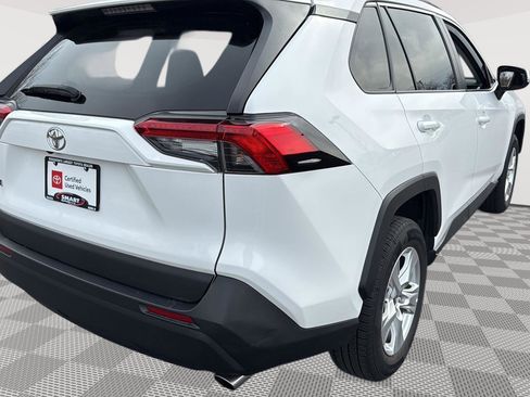 Used 2021 Toyota RAV4 XLE image 7