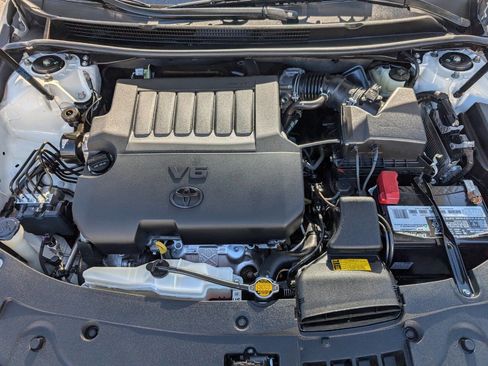 Used 2014 Toyota Avalon XLE Premium image 9